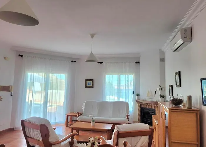 Tamango Hill Silhouse נרחה