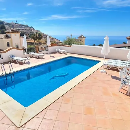 Tamango Hill Silhouse Villa *