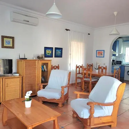 Villa Tamango Hill Silhouse