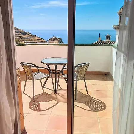 Tamango Hill Silhouse Villa