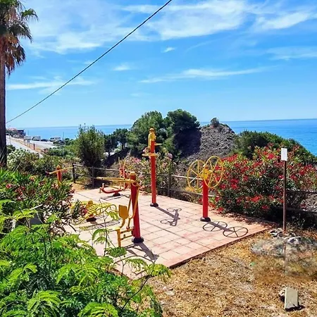 Tamango Hill Silhouse Villa