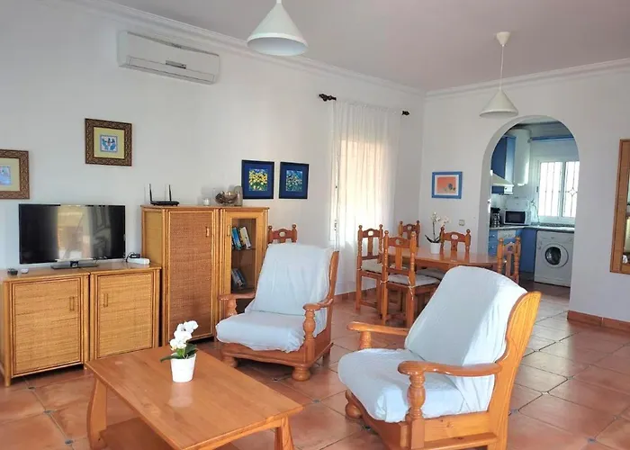 Villa Tamango Hill Silhouse