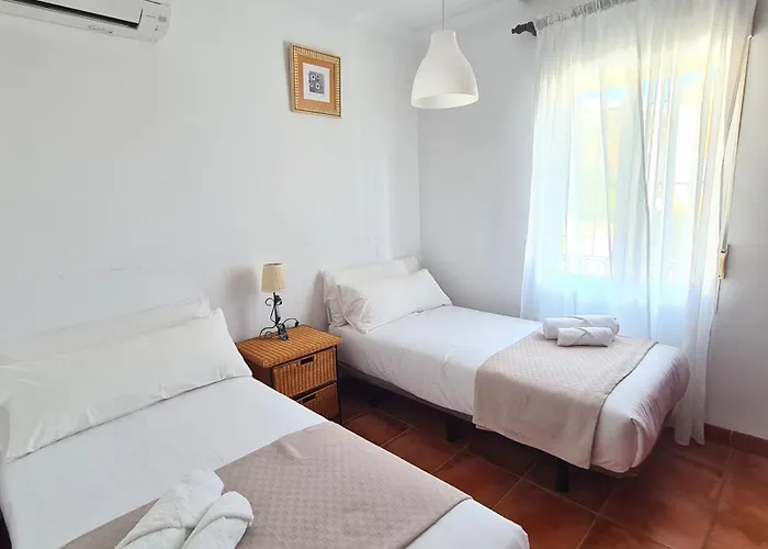 Tamango Hill Silhouse Вилла Нерха