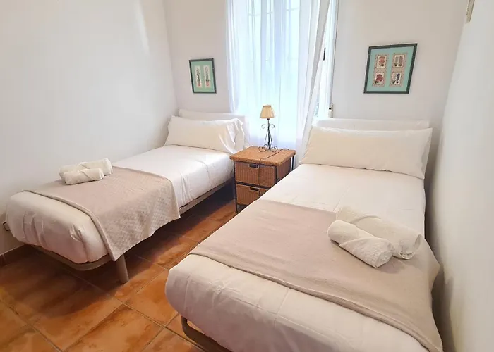 Tamango Hill Silhouse Вилла