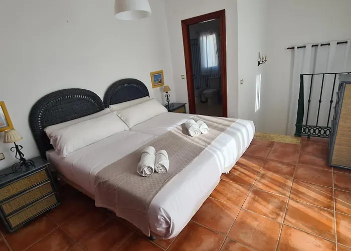 Tamango Hill Silhouse Villa *