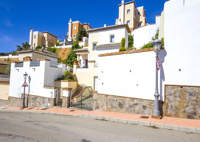 Tamango Hill Silhouse Villa *